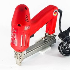 1013JC Үдэгч тогоор ажилдаг